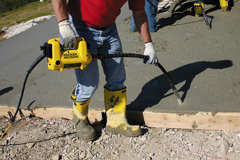 Заливка бетона: методы и советы бетонирование двора